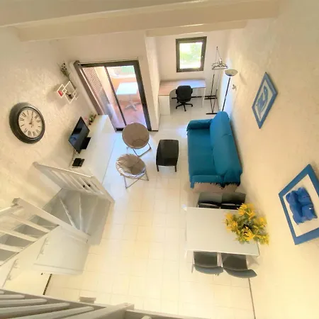 Joli Studio Mezzanine Climatise Avec Acces A Pied A La De San Ciprianu * Lecci
