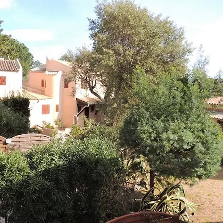Joli Studio Mezzanine Climatise Avec Acces A Pied A La De San Ciprianu Apartman Lecci