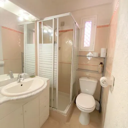 Joli Studio Mezzanine Climatise Avec Acces A Pied A La De San Ciprianu Apartmán Lecci