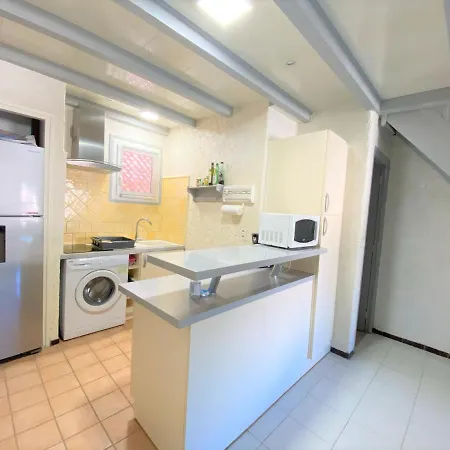 Joli Studio Mezzanine Climatise Avec Acces A Pied A La De San Ciprianu Apartman Lecci
